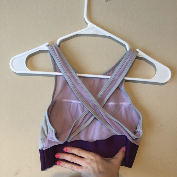 Aerie sports bra, can be worn as crop top - Picture 2 of 2